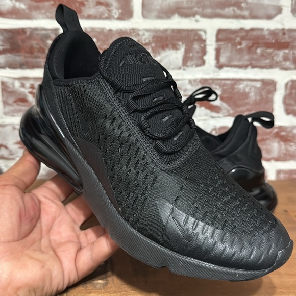 nike 270 triple black mens